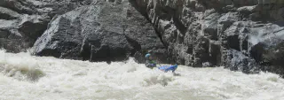 Martijn kayaking the remote Zanskar river, Ladakh, India, 4000m altitude